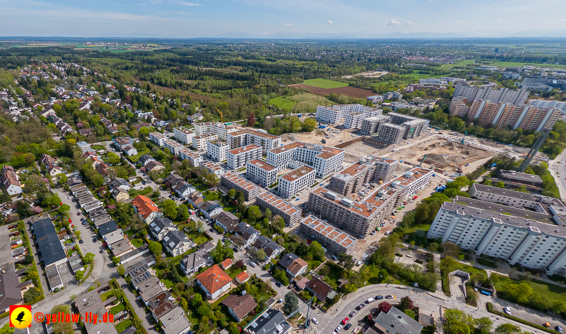 04.05.2023 - Luftbilder vom Alexisqaurtier und Pandion Verde in Neuperlach